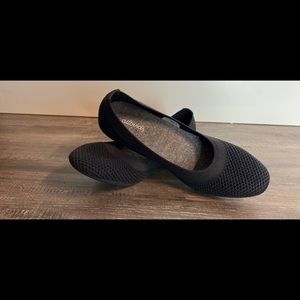 Allbirds Womens size 7.5 Tree Breezer flats EUC New Condition